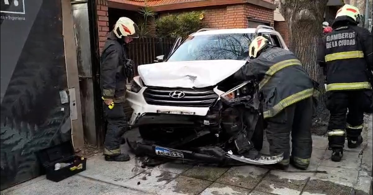 Un conductor de 33 años perdió el control, chocó tres autos y subió a la vereda en Palermo