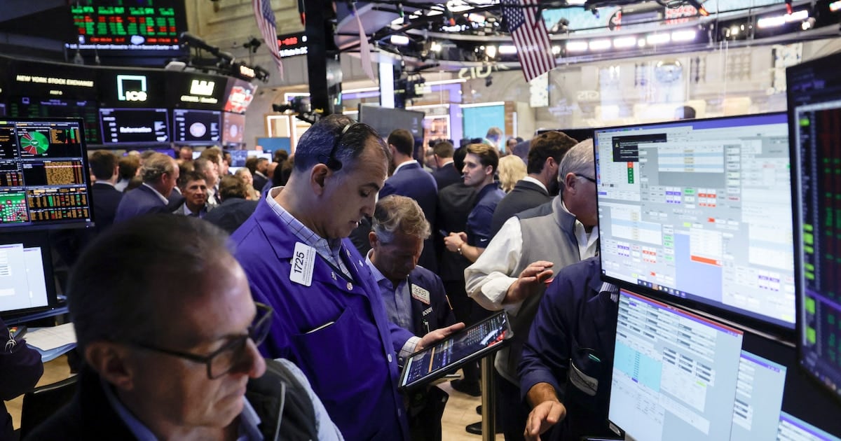 El blue se despegó cinco pesos y cerró en 1.560, mientras el Banco Nación sostuvo los 1.535 por sexta rueda