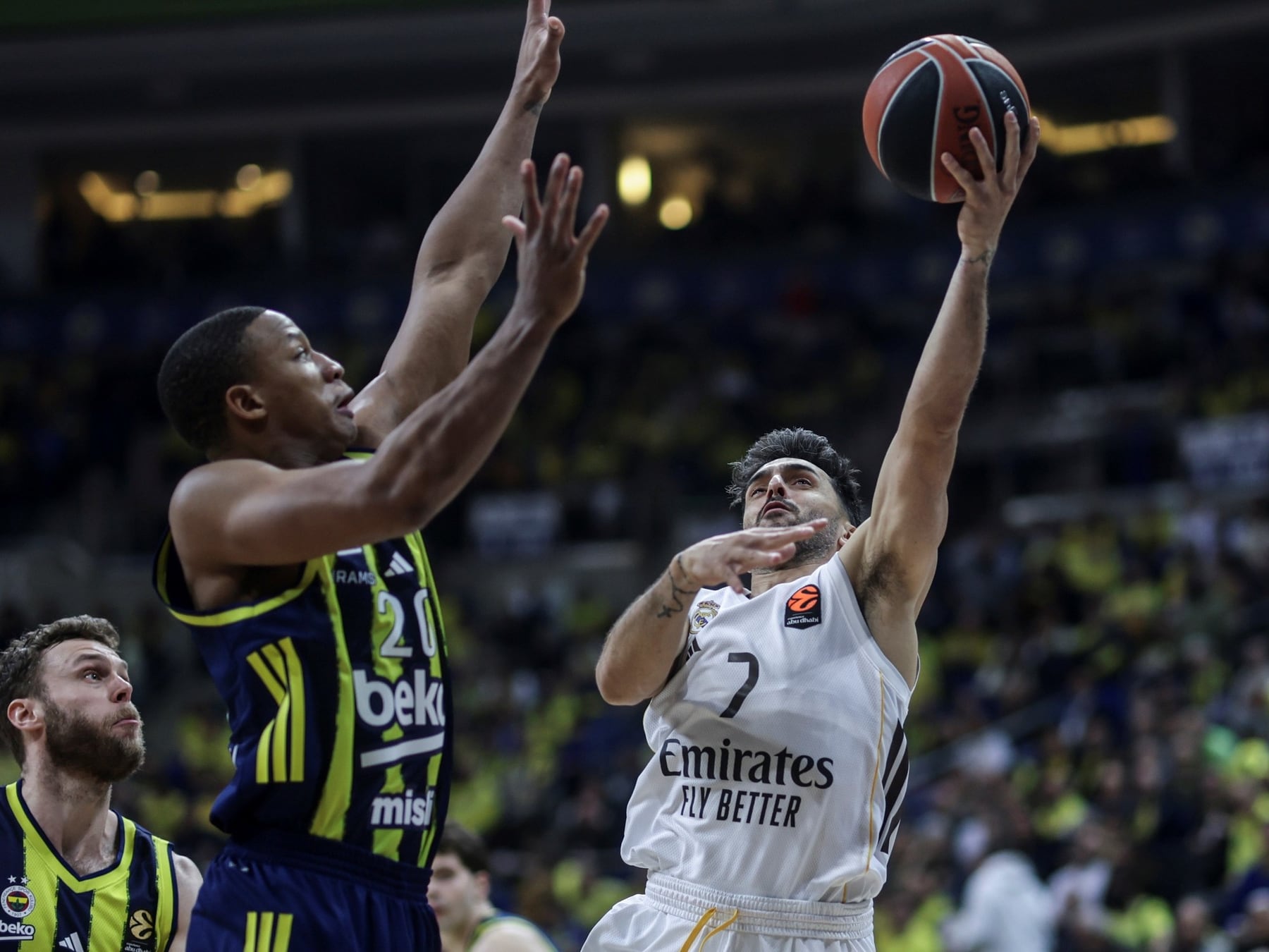 Cinco argentinos, una cita con la historia y un estreno que vale oro: arranca la Euroliga