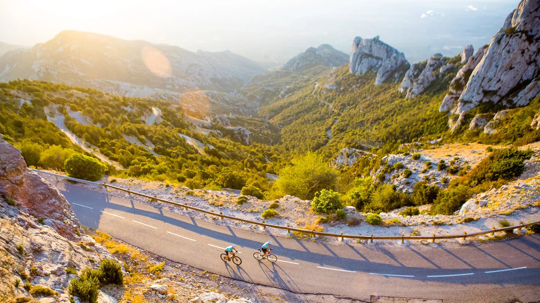 El Grand Tour de Cataluna propone una vuelta de dos mil kilometros entre el mar y la montana