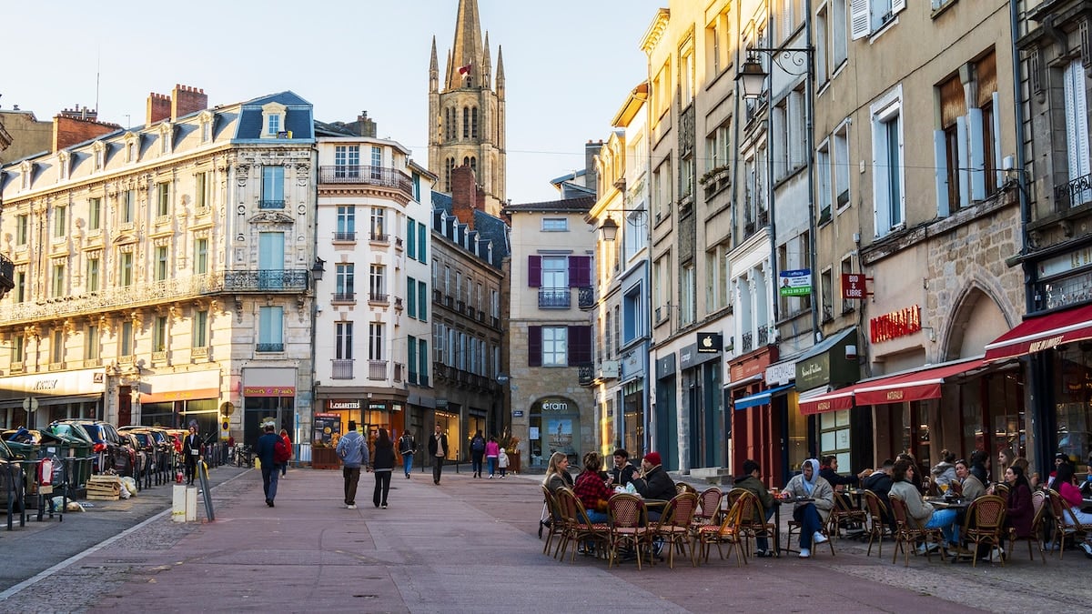 Limoges: dos milenios de oficio artesanal entre porcelana y esmalte en el corazón de Francia