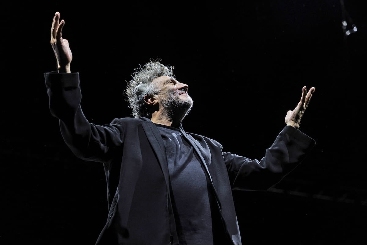 Fito Páez frenó su propio show para defender a un público al que la seguridad no dejaba bailar