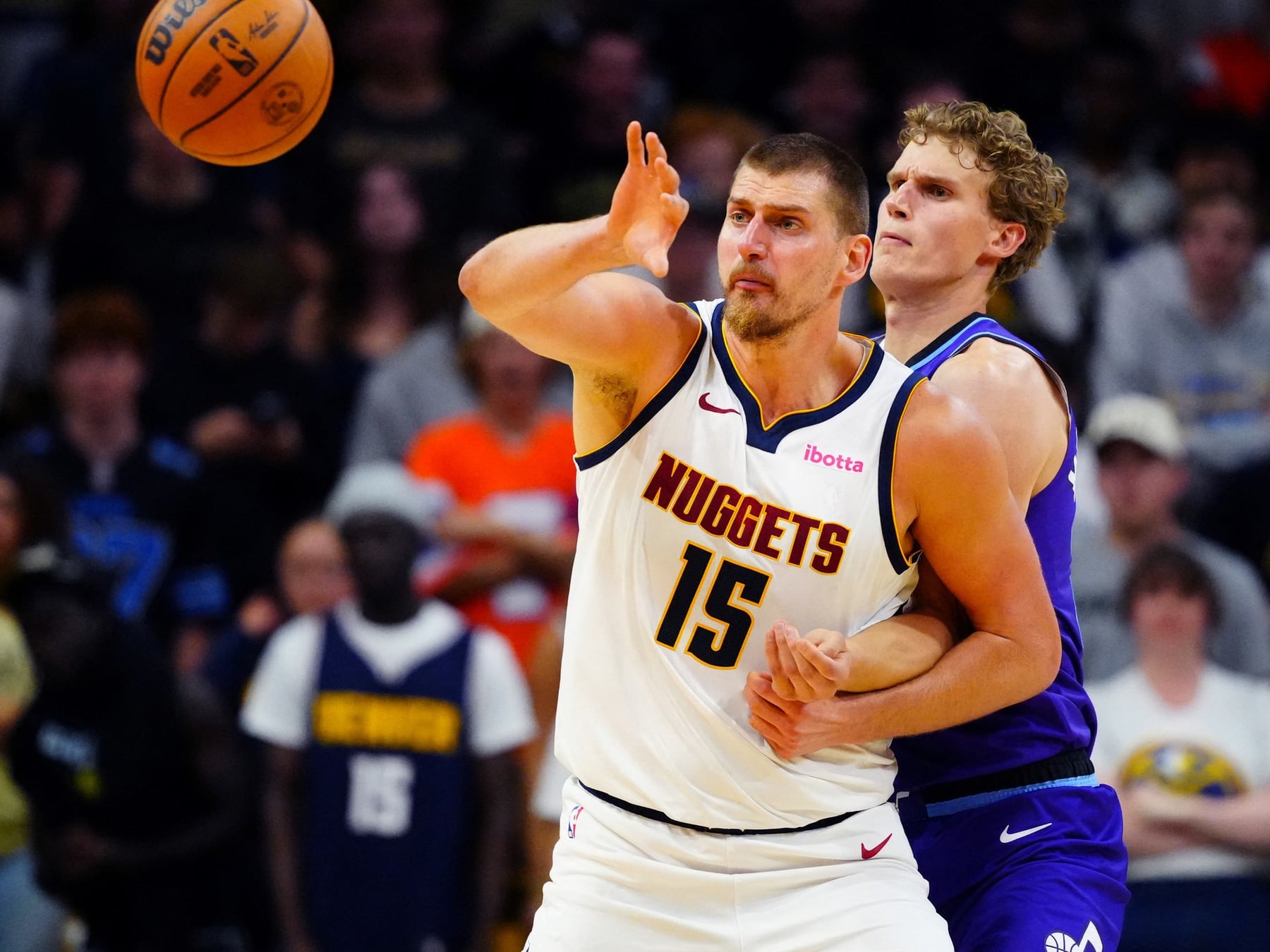 El pase de Jokic que nos hizo acordar por qué lo miramos: Utah se quedó con el debut de Denver