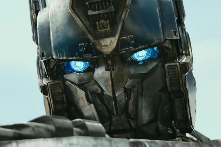 Spielberg vuelve a poner las manos en Transformers y le ofrecen a Bay la butaca de director