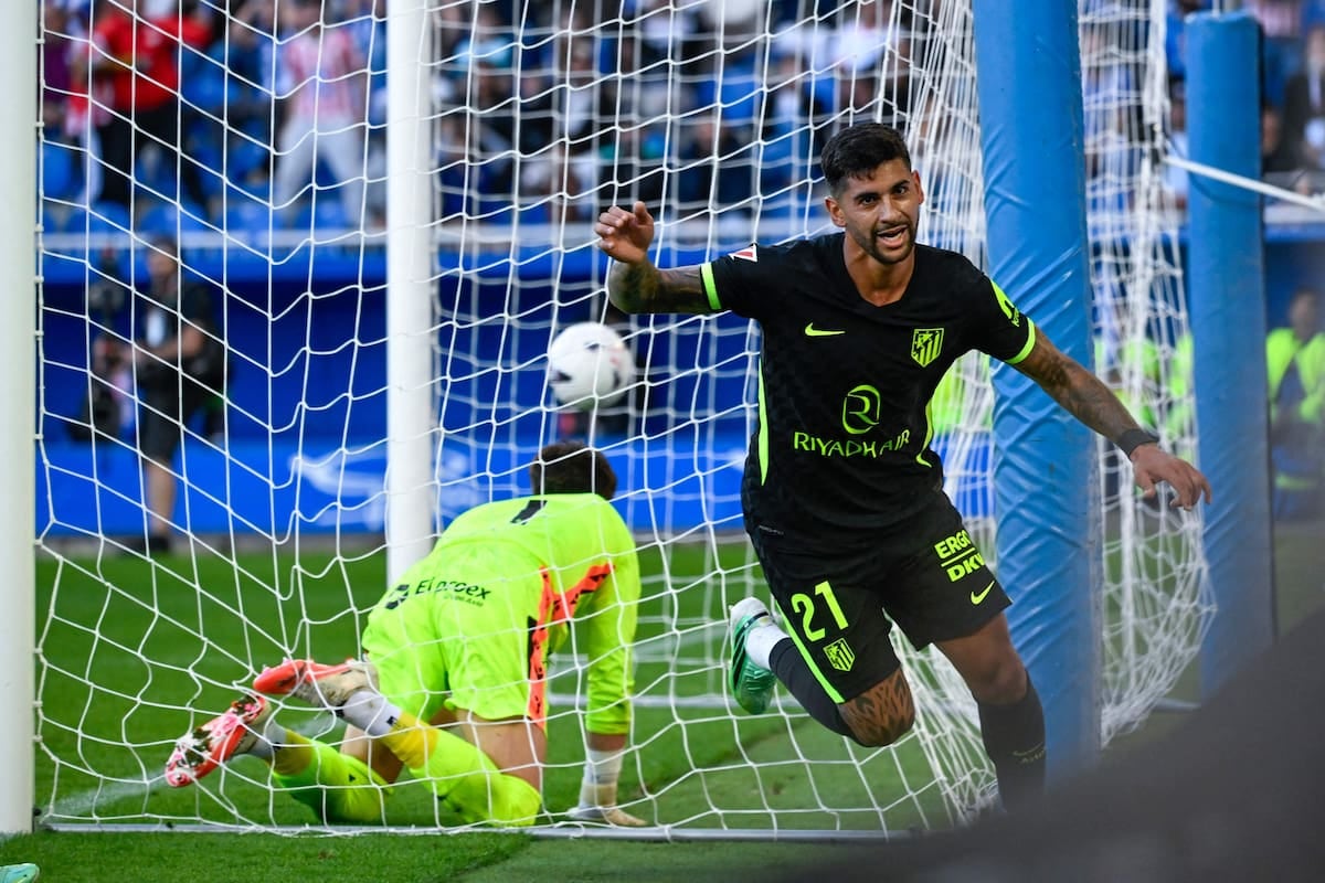 Cuti Romero apareció sobre el cierre y Atlético se trajo los tres puntos de Vitoria