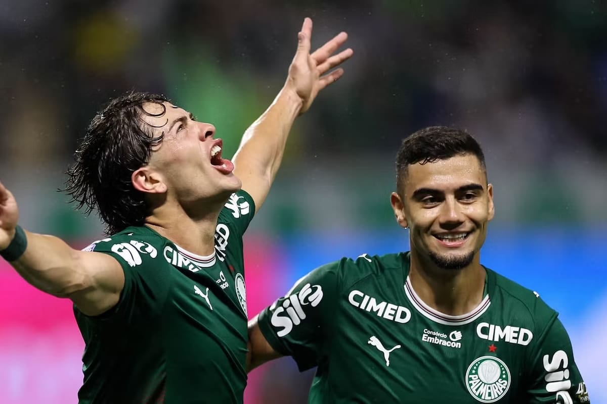 Giay se sacó la mufa con un doblete y Seedorf se banca a un Corinthians que se cae a pedazos