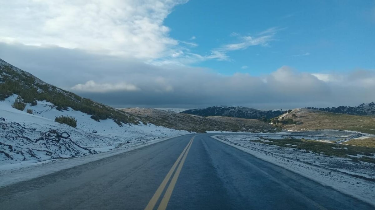 Cordillera neuquina: los dos pasos a Chile siguen abiertos, pero la calzada mojada y el hielo obligan a extremar los recaudos