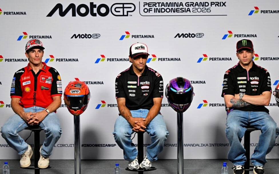 El 1-2-3-4 de Aprilia en Indonesia reabre el debate: ¿se juega en equipo o cada uno por su lado?