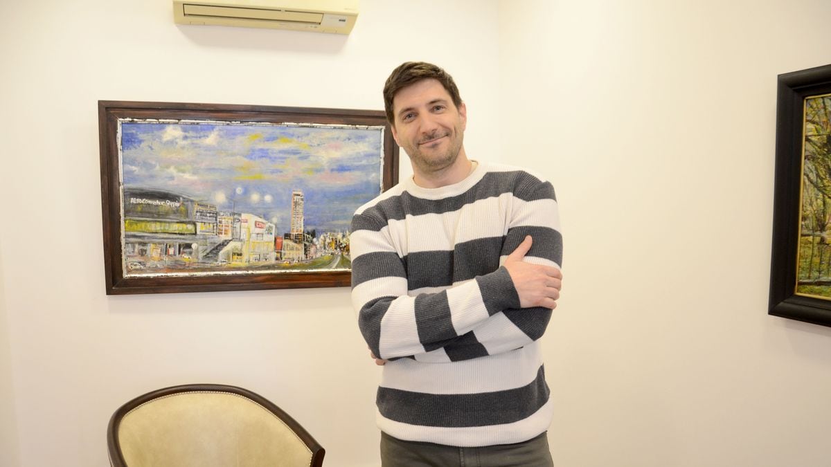 Esteban, el abogado que aprendió a hablar palabra por palabra y se recibió con matrícula de honor en Neuquén