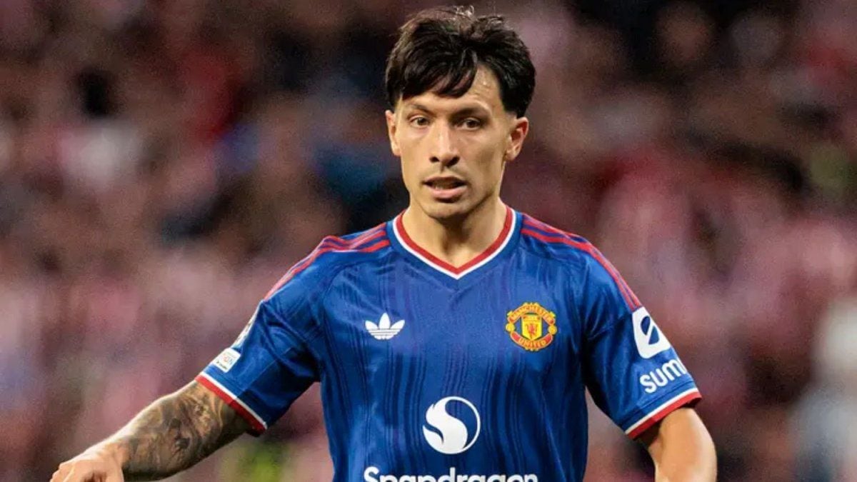 Lisandro Martínez pidió refuerzos, le llovieron críticas y Rooney le metió un palazo