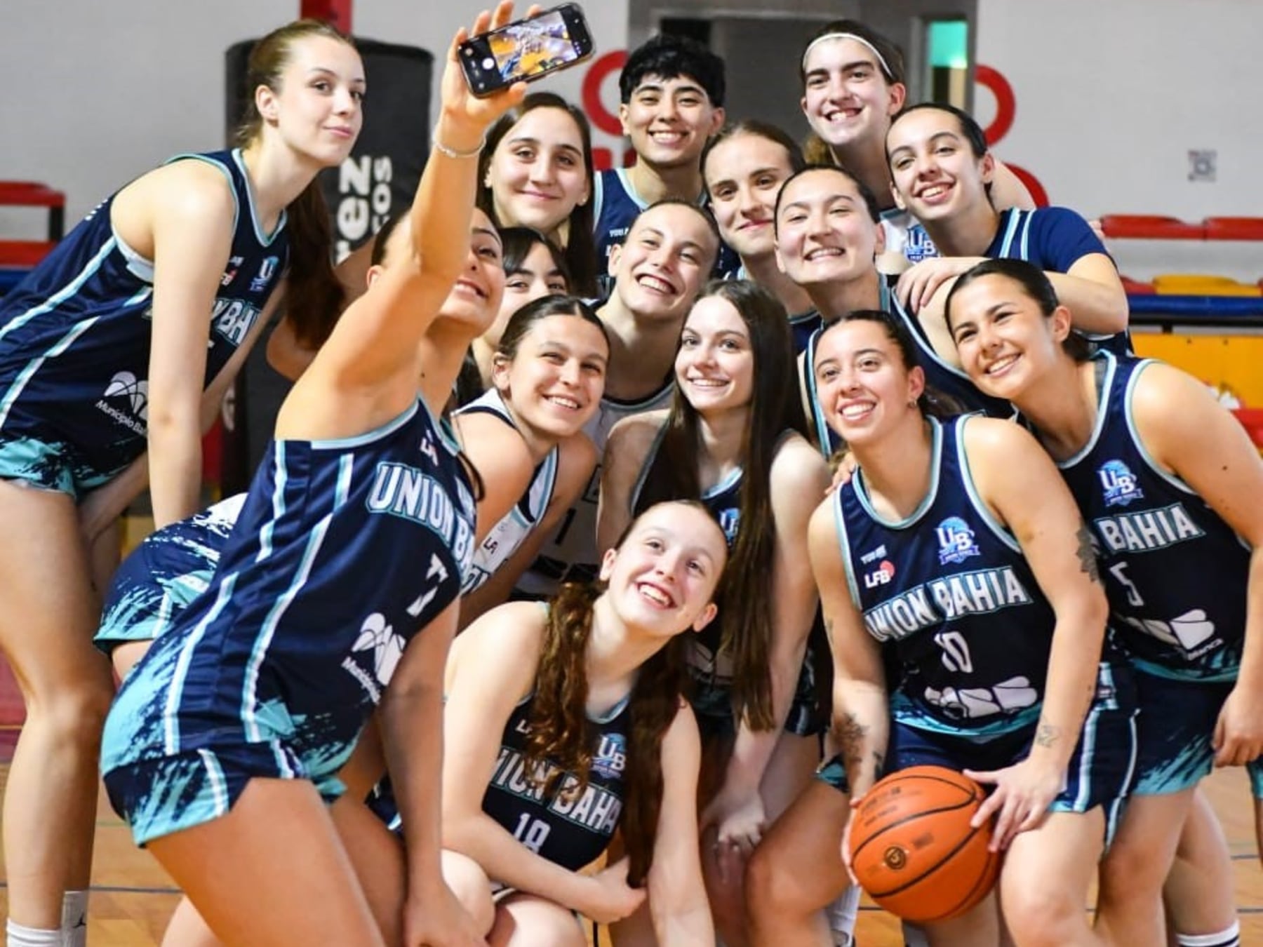 Bahía Blanca vuelve a sonar en la Liga Femenina: Unión debuta frente a Boca en una noche que vale por toda una historia