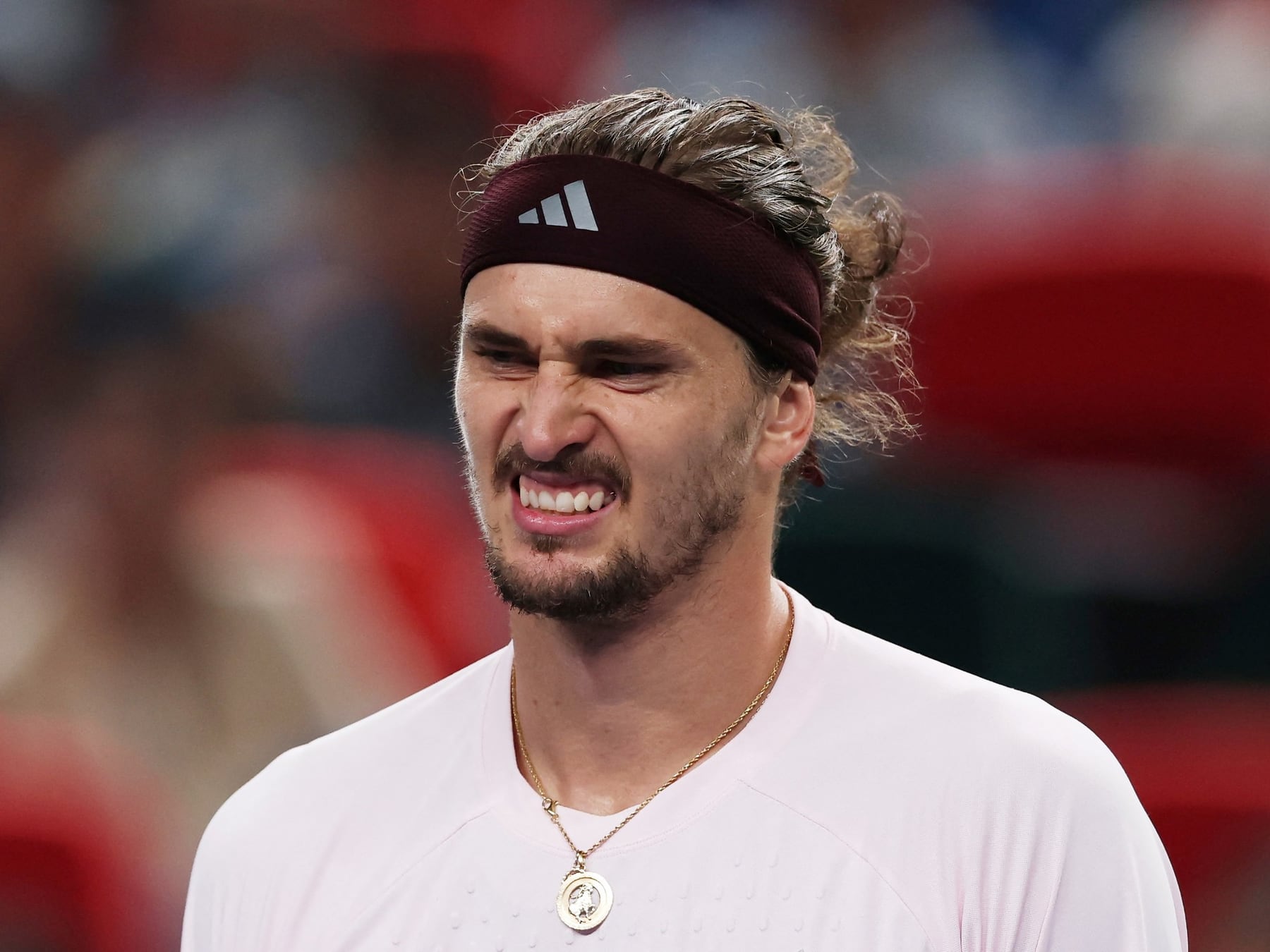 Lo de Zverev en Shanghái fue un pedido de auxilio disfrazado de derrota: el alemán se cae justo cuando el año le pedía más
