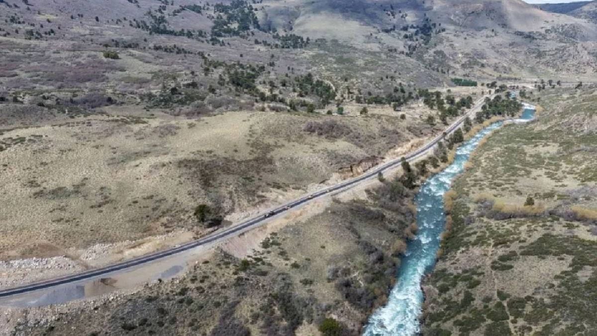 La Ruta Provincial 23 sumará pavimento completo entre Villa Pehuenia y Aluminé antes de fin de verano