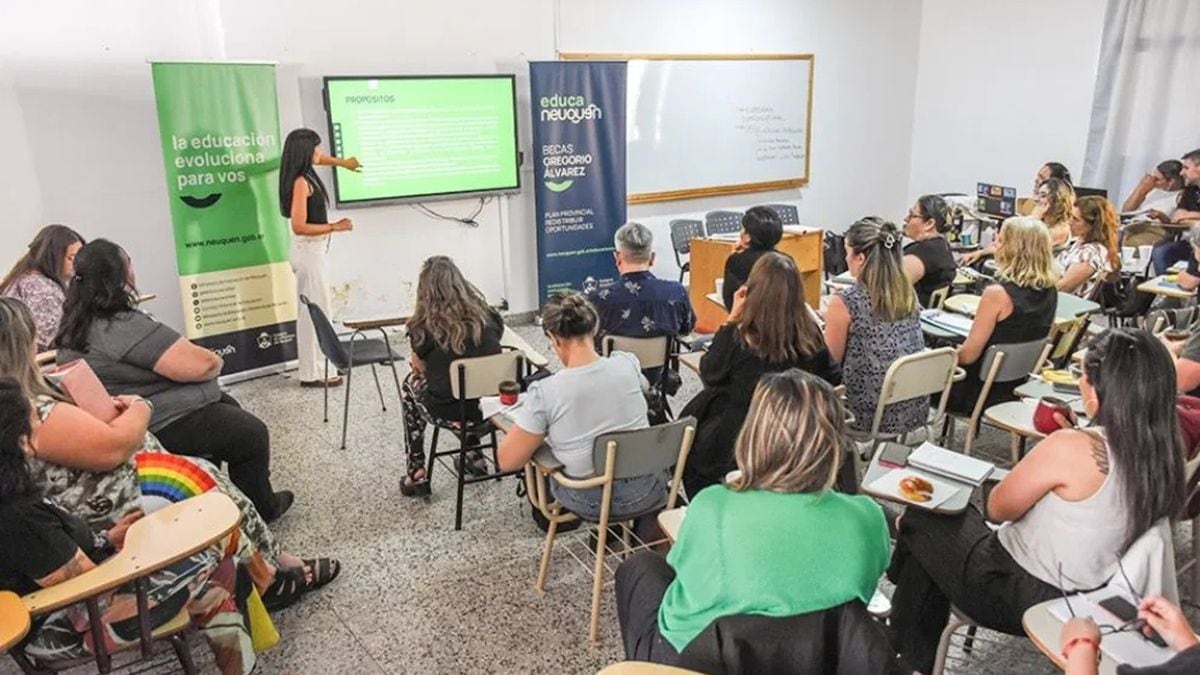 Las Becas Gregorio Álvarez destrabaron la recta final: 438 estudiantes neuquinos ya tienen el sí y cobran a partir del 20 de octubre