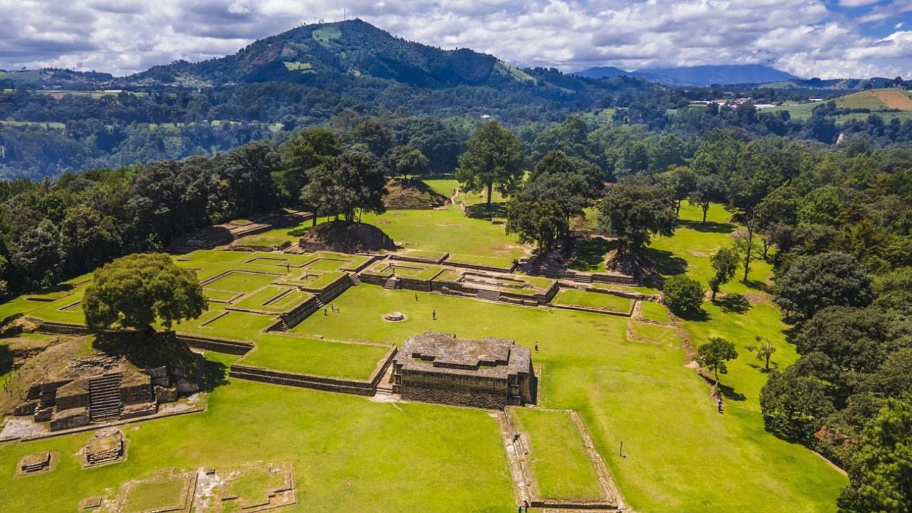 Guatemala en trece días: arqueología, pueblos indígenas y lago entre volcanes