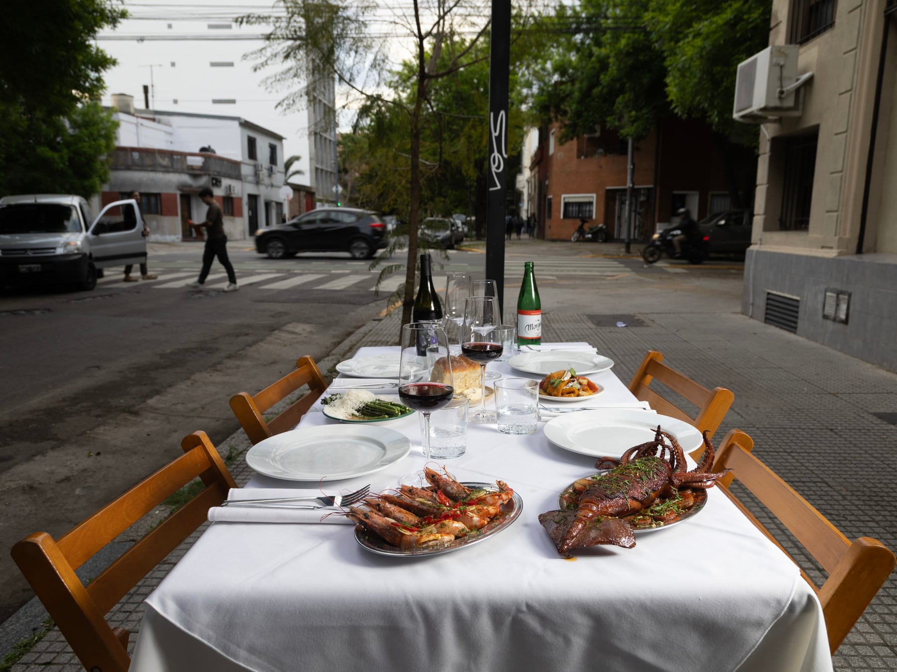 Villa Ortúzar: la otra postal gastronómica de Buenos Aires, entre casas bajas, alquileres accesibles y locales que esperan al público